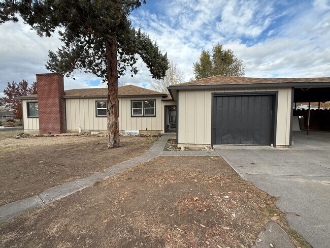 Primary Photo - Remodelled Home on Dry Canyon