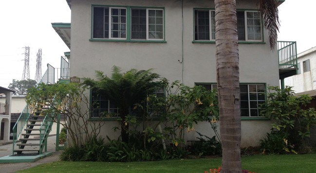 Primary Photo - 525 Indiana St