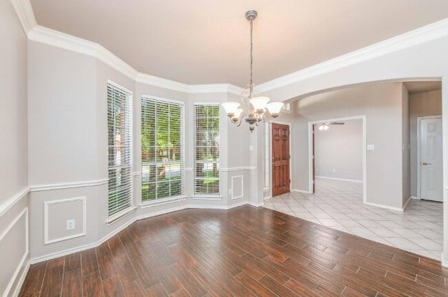 Building Photo - Lovely home nestled in south Arlington