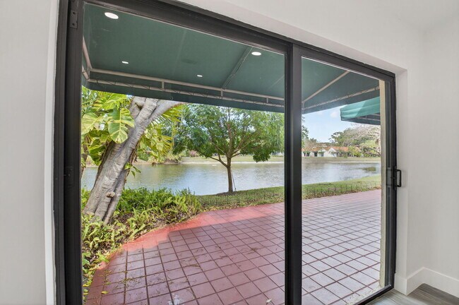 Building Photo - 6545 Las Flores Dr