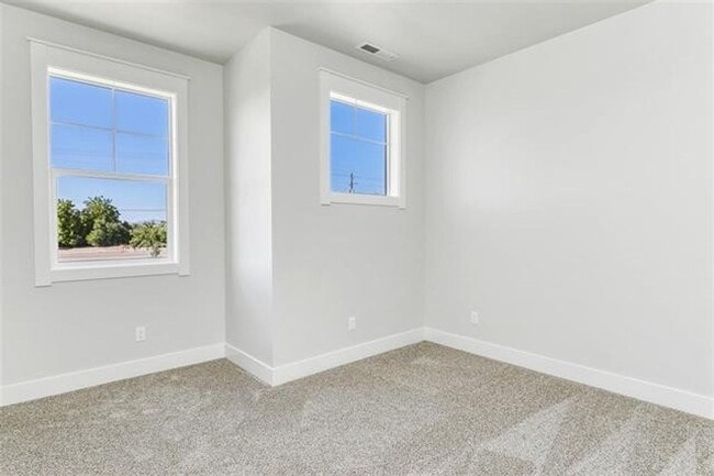 Building Photo - Beautiful condo in Star!!!