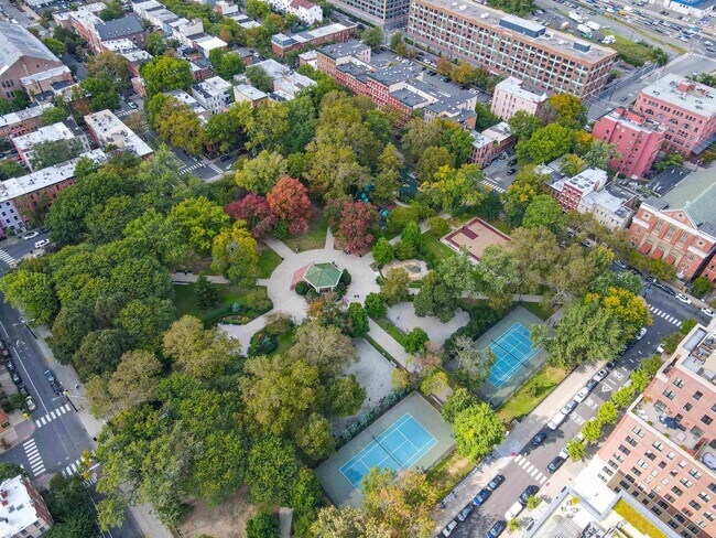 Building Photo - 201 Pavonia Ave