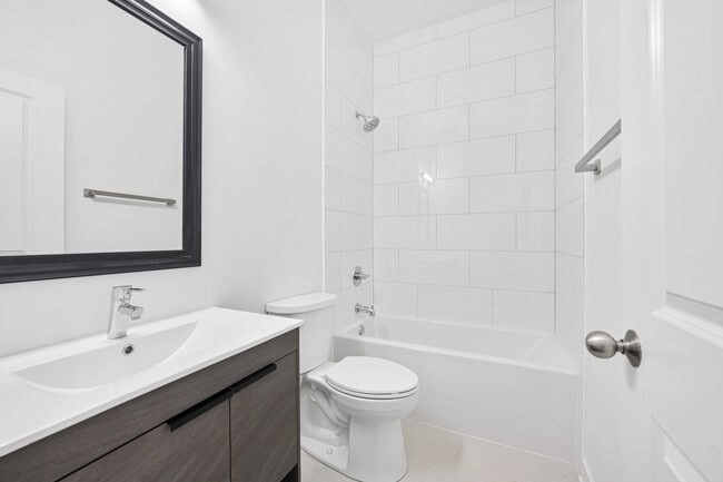 Building Photo - 1952 W Ohio St