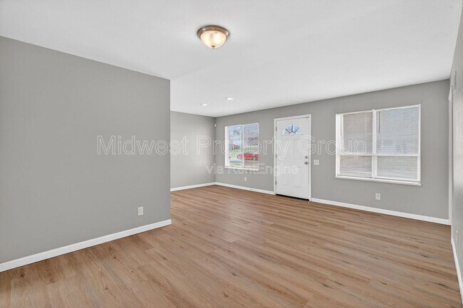 Building Photo - 2228 Duchess Dr