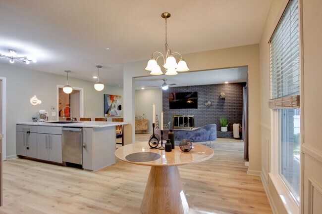 Building Photo - 2144 Pace Dr