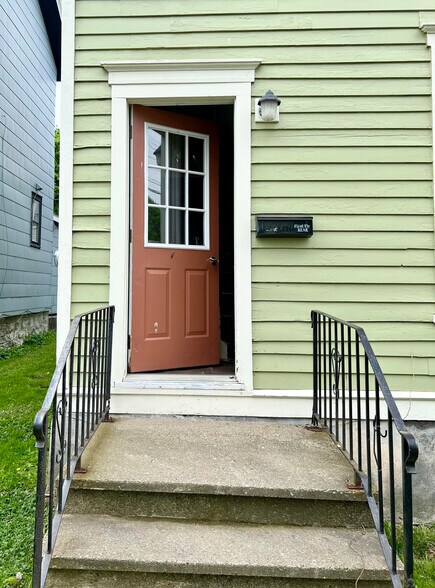 Door Into The Apartment - 300 S William St