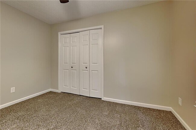 Building Photo - 2868 Evonshire Ln