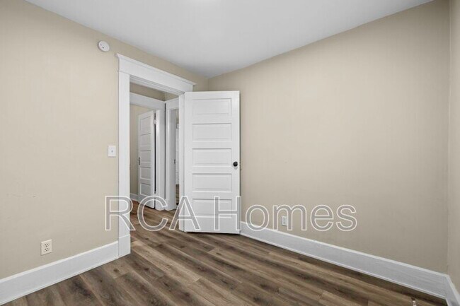 Building Photo - 3227 Guilford Ave