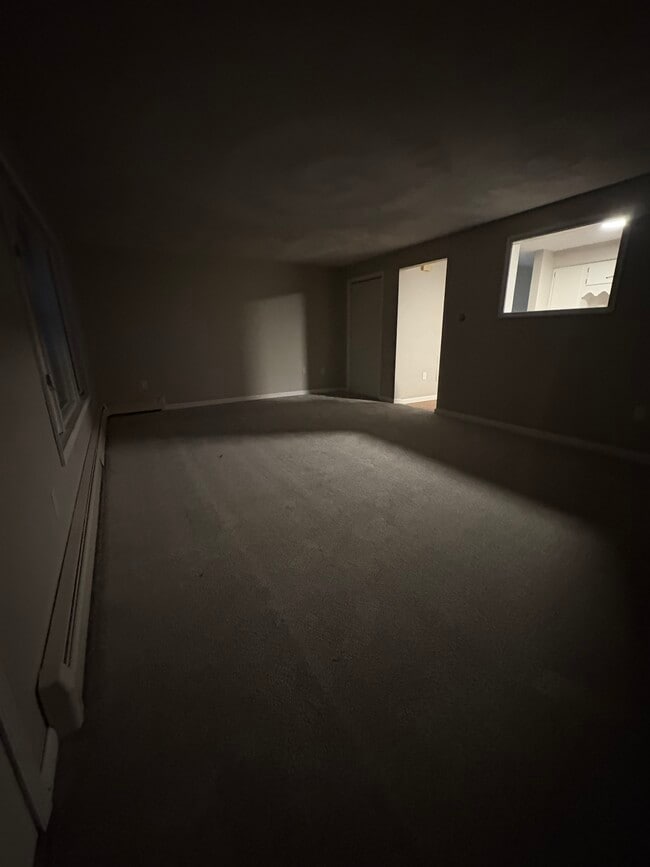 Living Room - 1128 Chew Rd