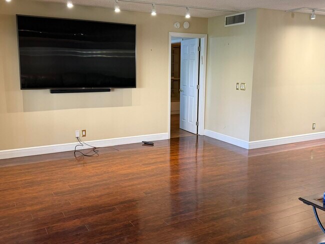 Building Photo - 11268 Aspen Glen Dr