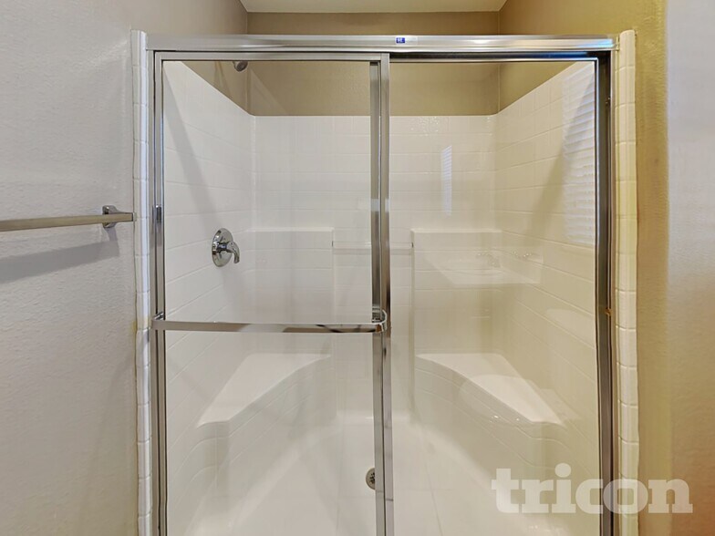 Building Photo - 2023 Betty Davis St