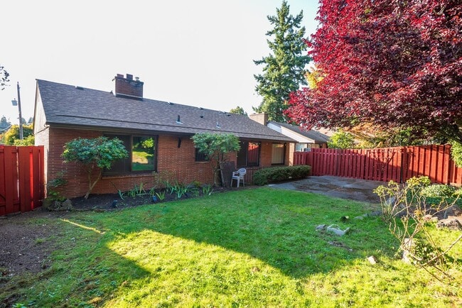 Building Photo - Beautiful Magnolia Brick close to village ...