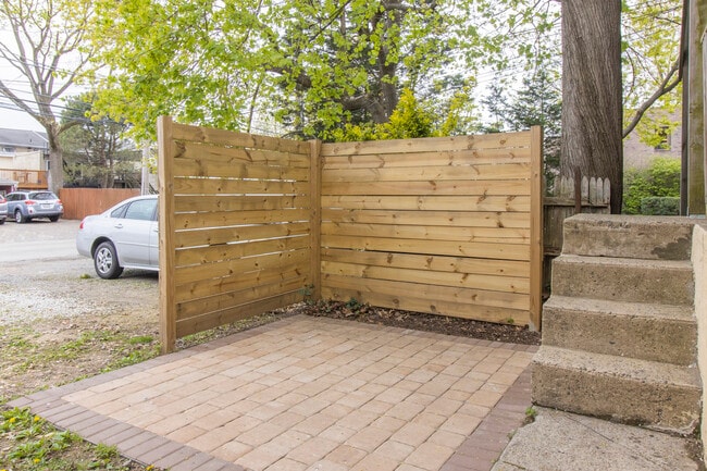 Building Photo - 328 W Front St