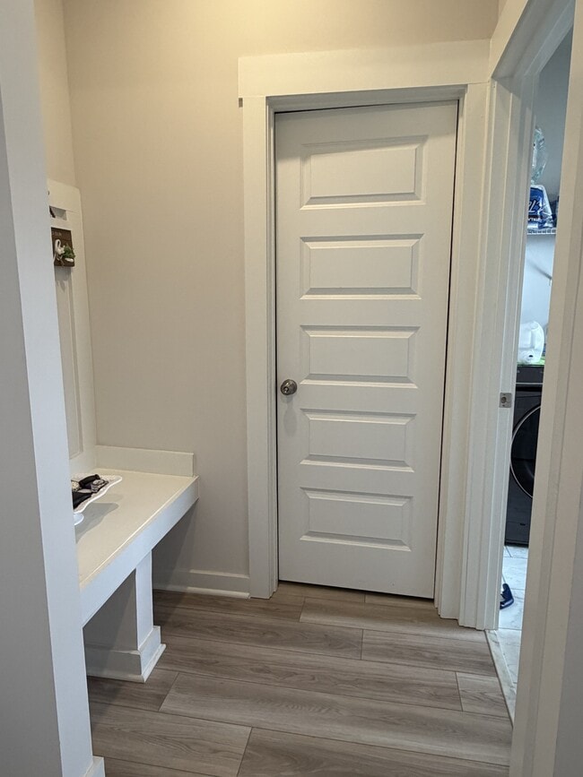 Building Photo - 213 Tartan Dr