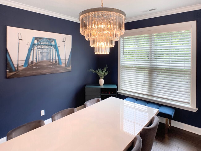 Building Photo - 1612 Auburndale Ave