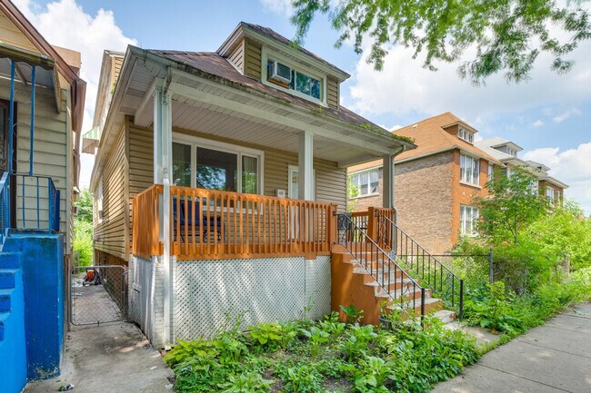 Building Photo - 8320 S Burnham Ave