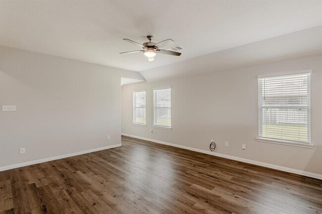 Building Photo - 4922 Blue Jacaranda Wy