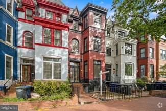 Building Photo - 633 8th St NE