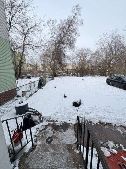 Building Photo - 253 W Ivy St