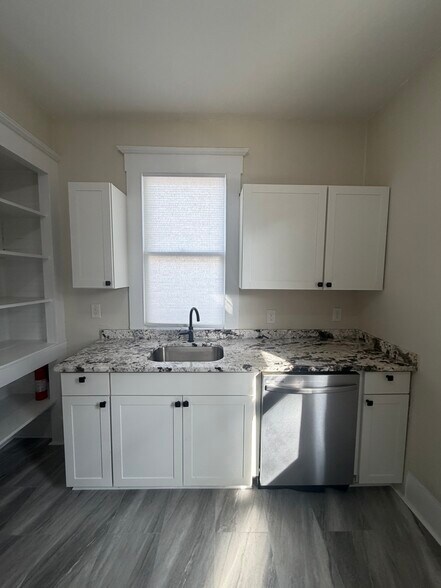 Building Photo - 1904 Perry Ave