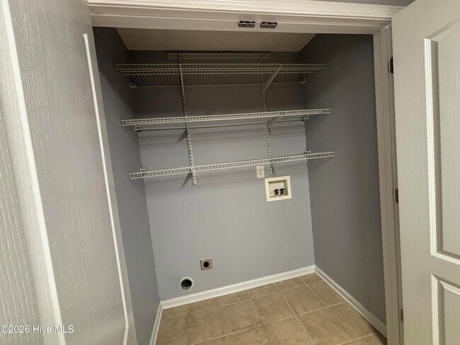 Building Photo - 376 Eastfield Dr