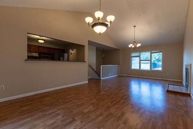 Building Photo - 4371 W Southview Dr