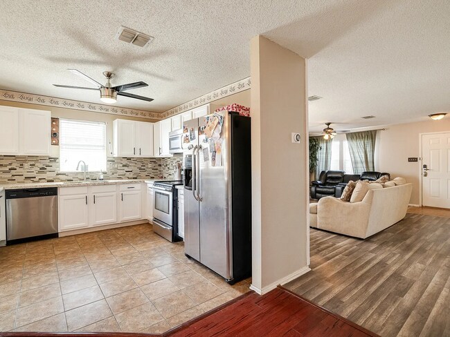 Building Photo - 1435 Greenbrook Dr