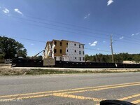 Building Photo - 520 Trove Ln