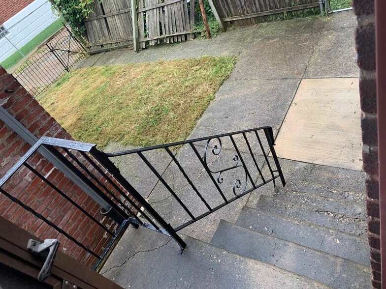 Building Photo - 7353 Sackett St