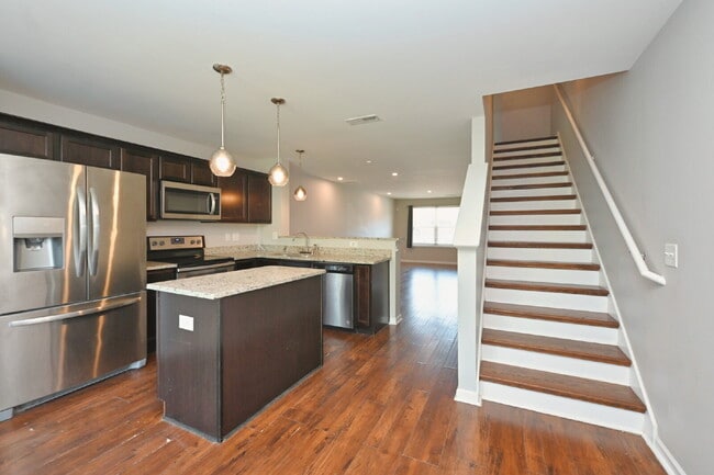 Building Photo - Minutes to Nashville! Stylish 2BR/2.5BA Goodlettsville Townhome