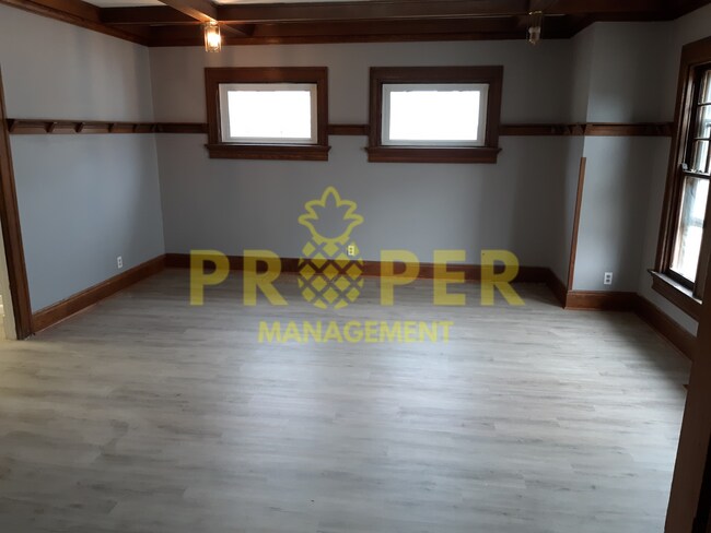 Building Photo - Amazing 4 bedrooms 1.5 bathroom house for ...