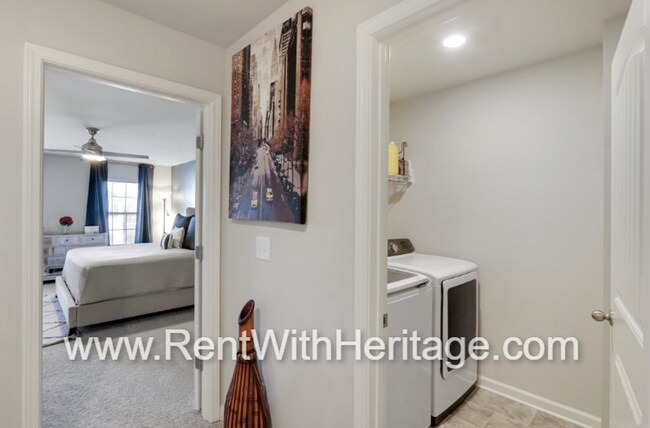 Building Photo - Custom DR Horton Home in Popular Overlook at Camp Creek/ Attention to Detail / Fantastic Location