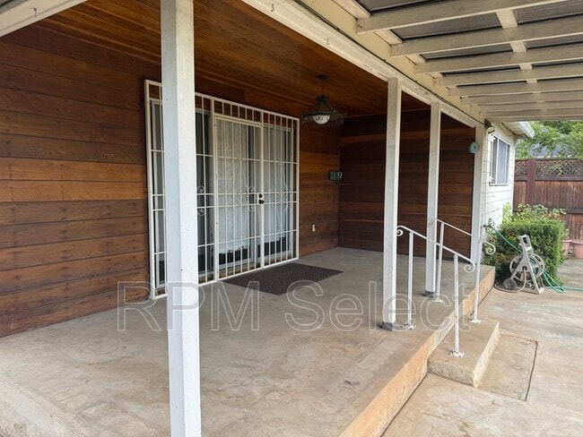 Building Photo - 1137 Janey Way
