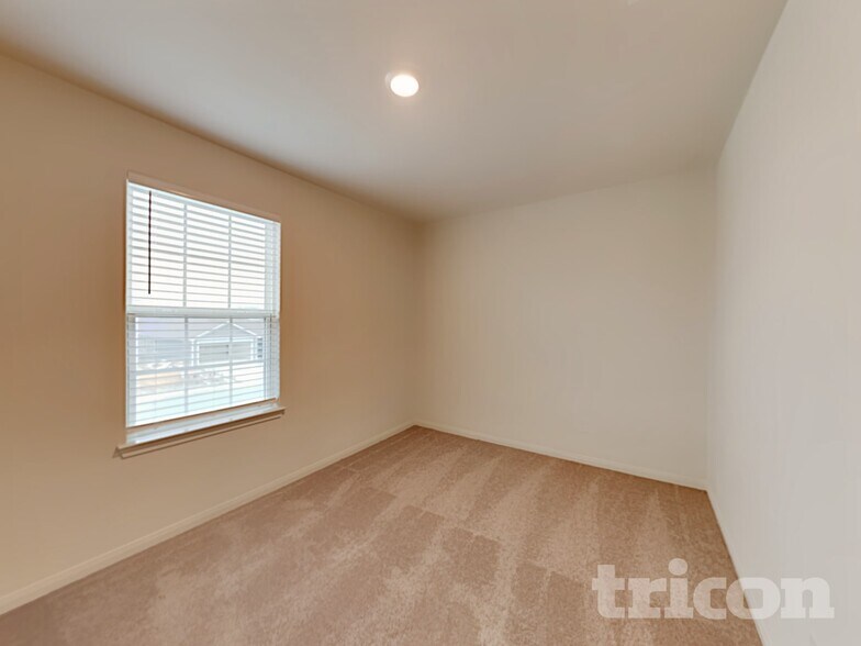 Building Photo - 11750 Davalos Ln