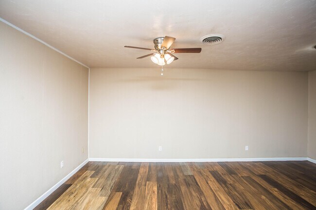 Building Photo - 2811 43rd St
