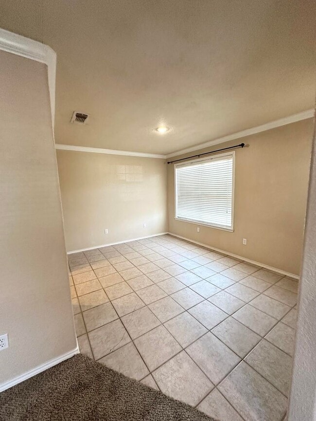 Building Photo - 2 Bedroom 1 Bathroom For Rent