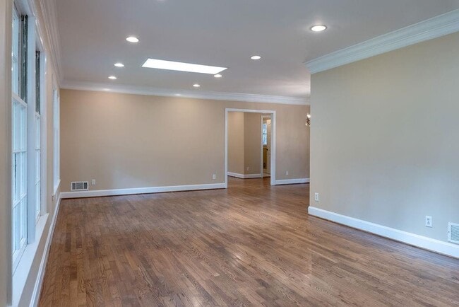 Building Photo - 2631 Northside Dr NW