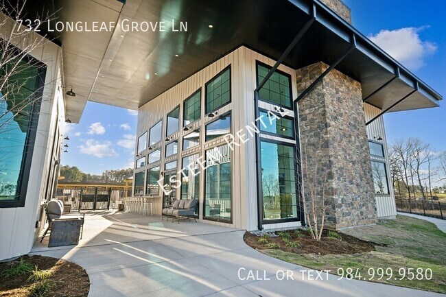 Building Photo - 732 Longleaf Grv Ln