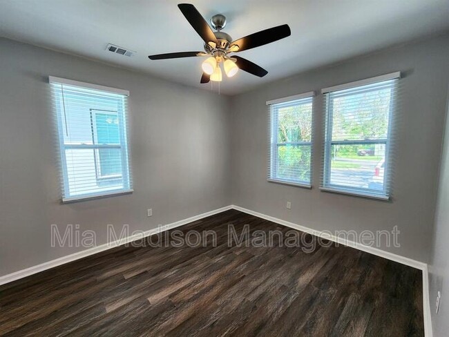 Building Photo - 3303 Burroughs St