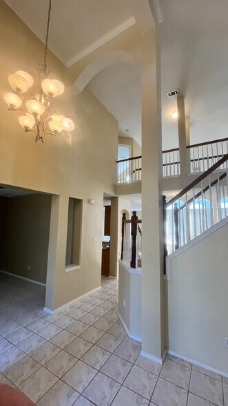 Building Photo - 1306 Hillcrest Dr
