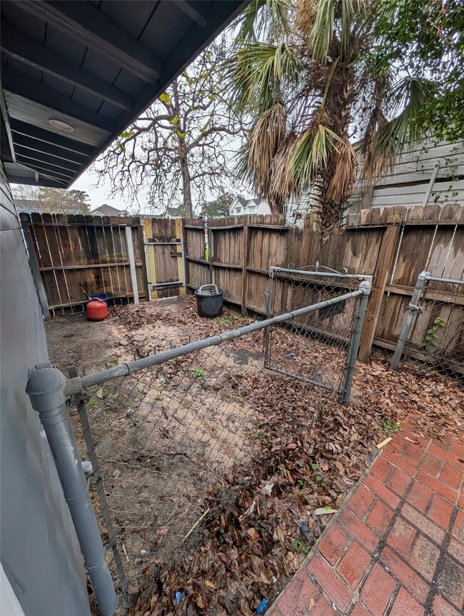 Building Photo - 4110 Ella Blvd