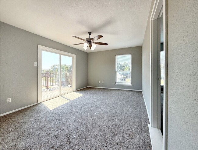 Building Photo - 405 Peninsula Dr