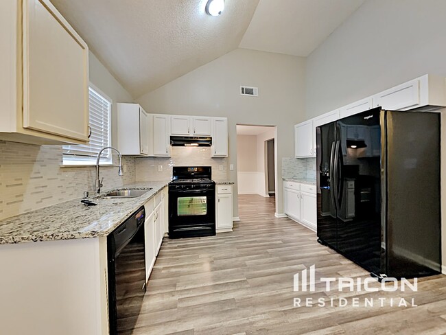 Building Photo - 3305 N Winds Trail