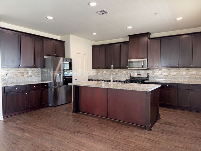 Building Photo - 24580 La Barca Way