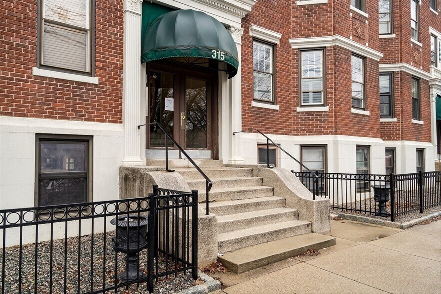 Building Photo - 317 Allston St