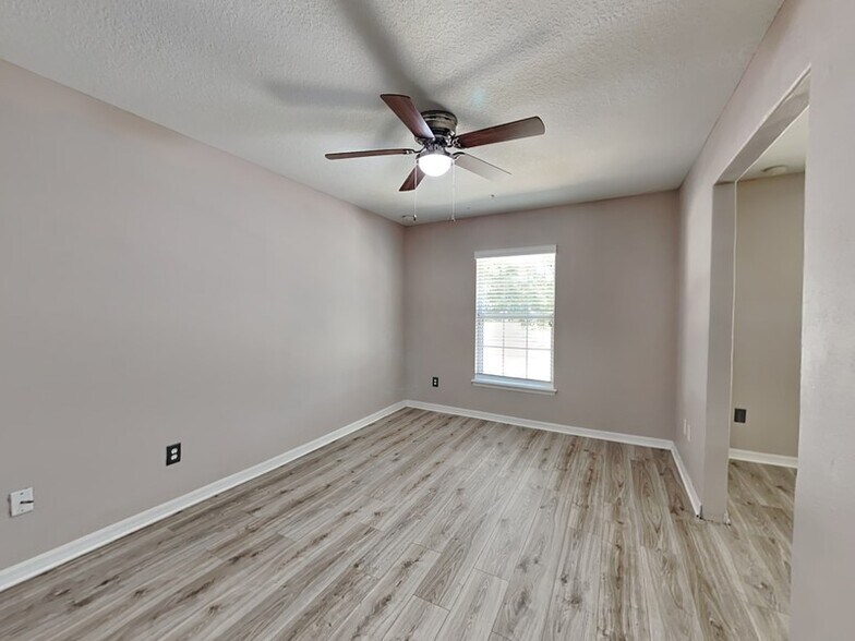 Building Photo - 524 Quail View Ct