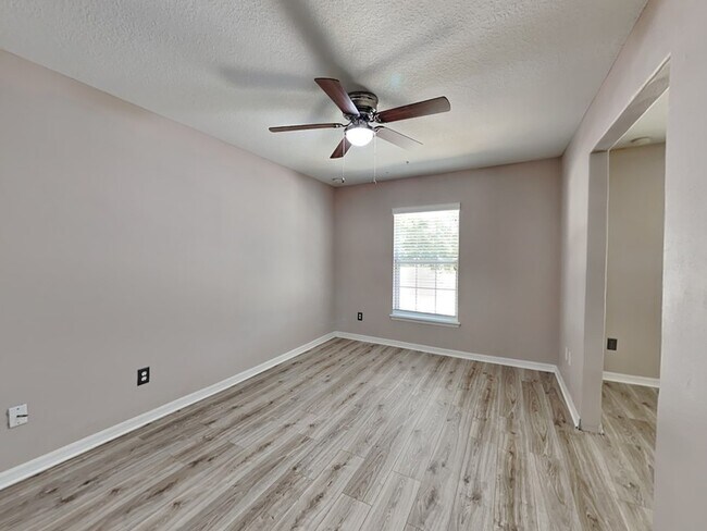 Building Photo - 524 Quail View Ct