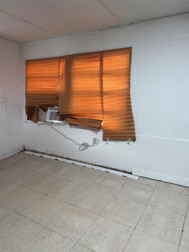 Building Photo - 8556 Berkley Dr