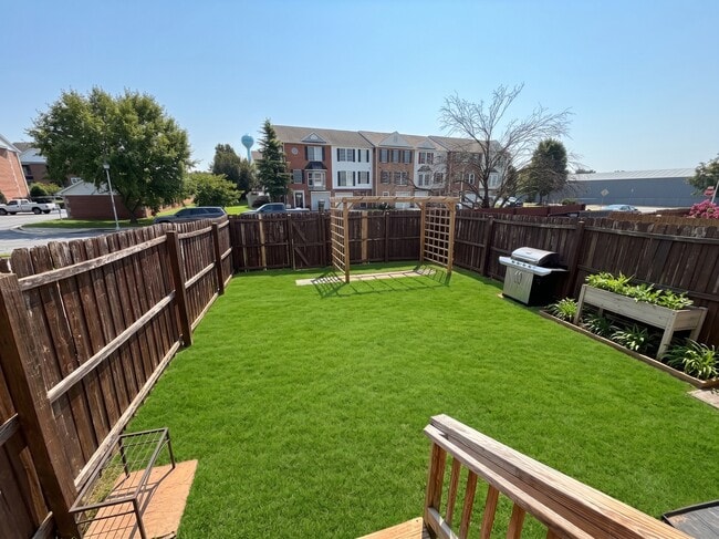 Building Photo - 112 Stull Ct