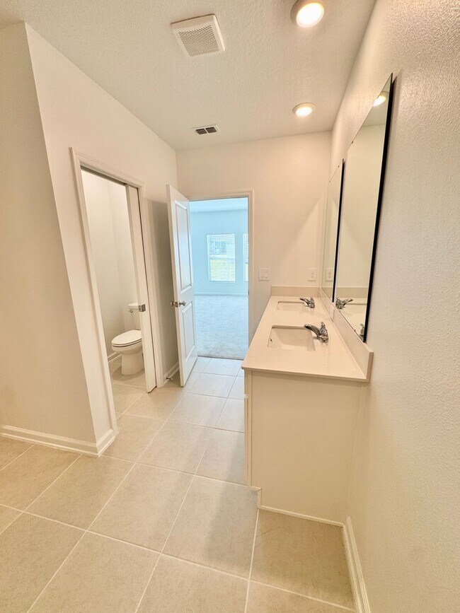 Building Photo - Be the First to Live Here | Stunning New Construction Home in Hidden Ridge